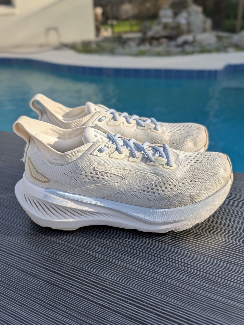 Brooks Glycerin 23 Womens Size 7.5 Coconut Sand Skyway Running Shoe 1204651B198